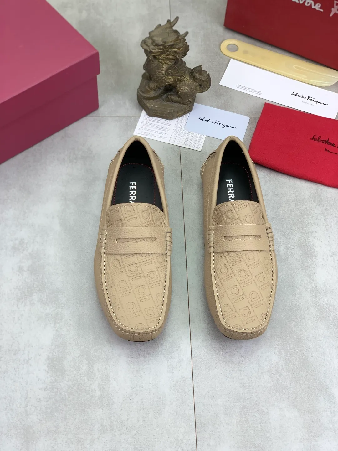 Men's shoes 💰P542 New model, high quality [Ferragamo/Ferragamo] Latest lazy slip-on shoes Original imported calfskin, imported cowhide lining + original luxury metal buckle + original combination outsole Comparison without pressure Code number: 38-45